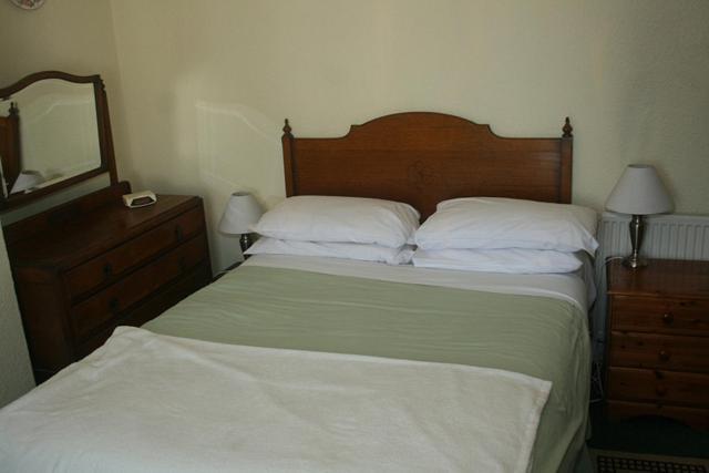 The Knoll Guesthouse Newport  Room photo