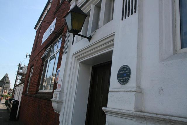The Knoll Guesthouse Newport  Exterior photo